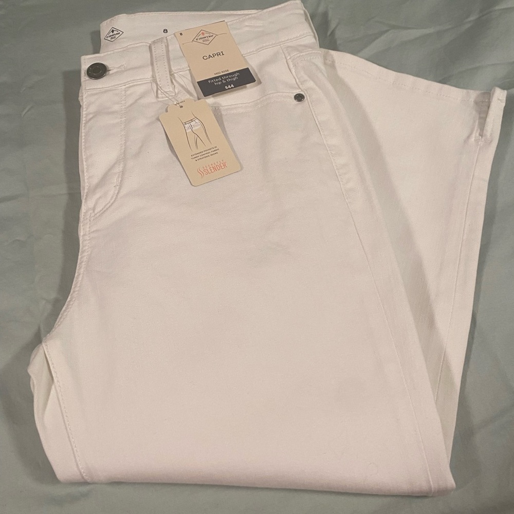 ✨St. John’s Bay- Capri Jeans✨